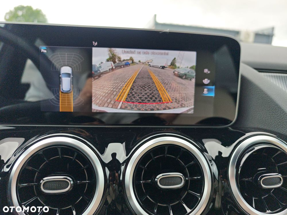 Mercedes-Benz GLA 200 mHEV 7G-DCT - 22