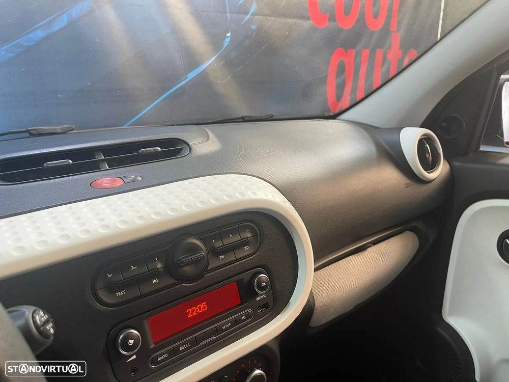 Renault Twingo SCe 70 S&S LIMITED - 32