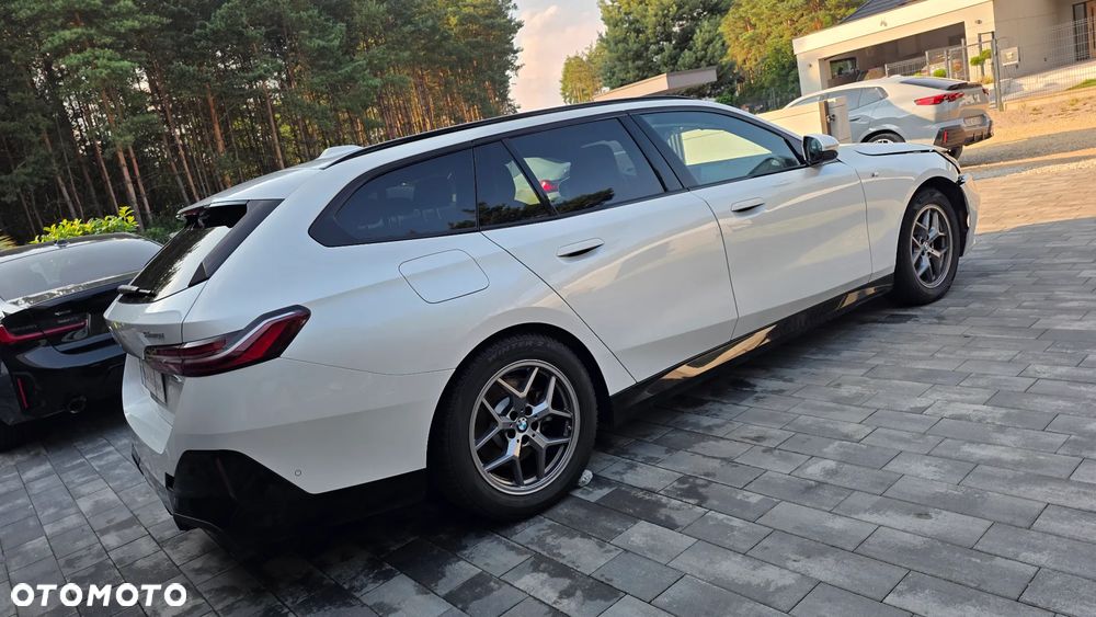 BMW Seria 5 520i mHEV M Sport - 11