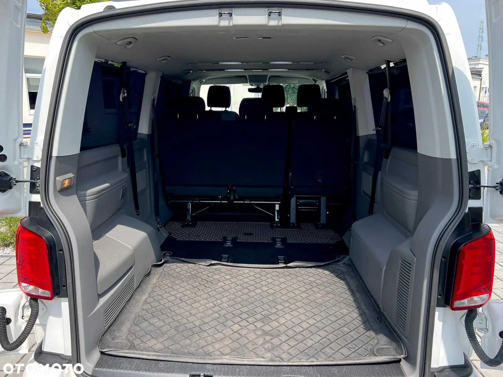 Volkswagen Caravelle 6.1 2.0 TDI L2 Trendline - 26