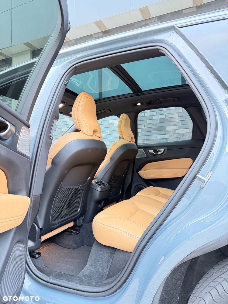 Volvo XC 60 B5 B AWD Ultimate Dark - 5