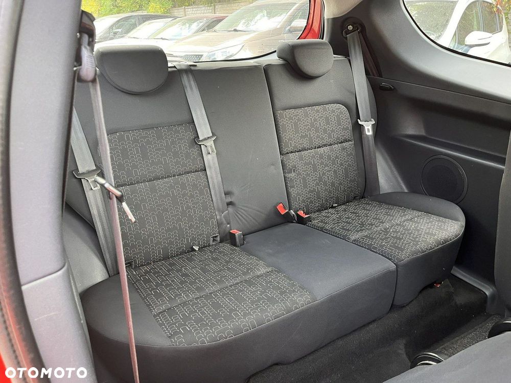 Mitsubishi Colt - 17