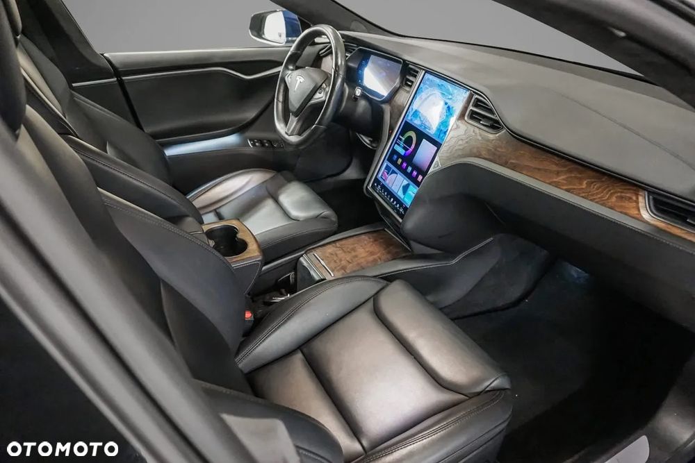 Tesla Model S - 29