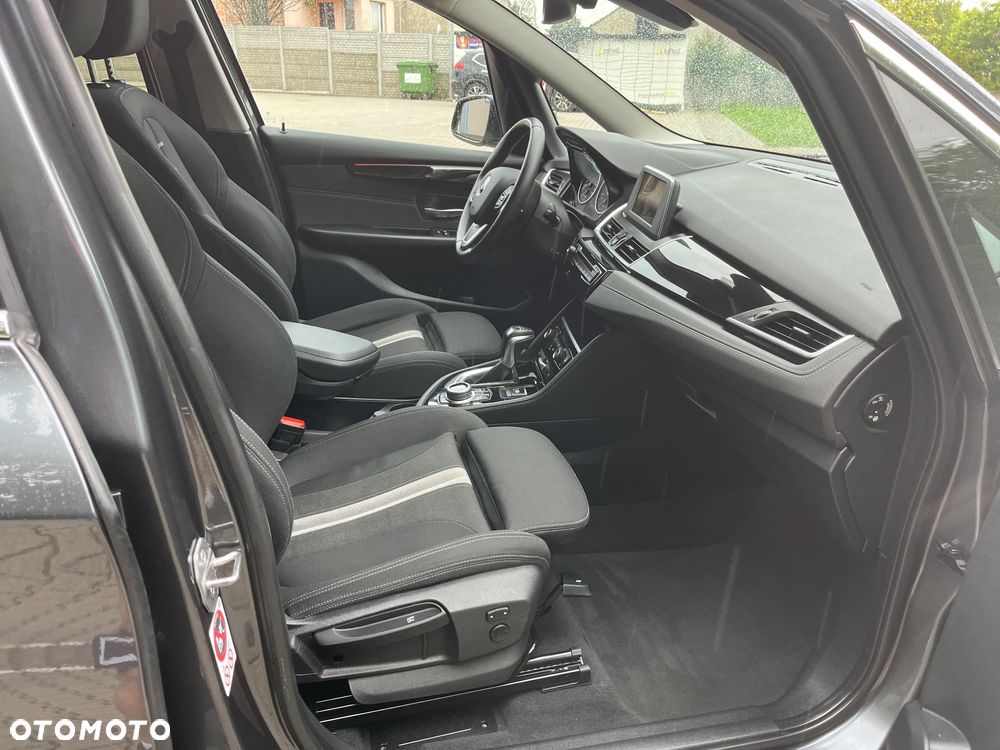 BMW Seria 2 218d Sport-Aut Sport Line - 9