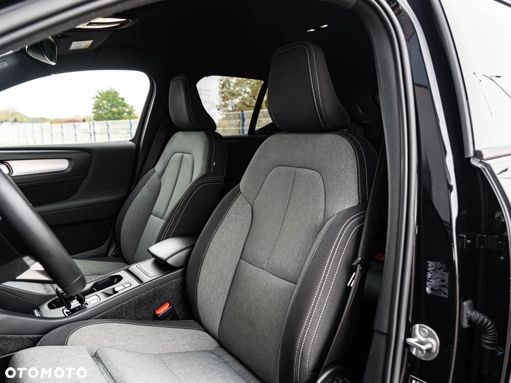 Volvo XC 40 B3 B DKG Plus Bright - 26