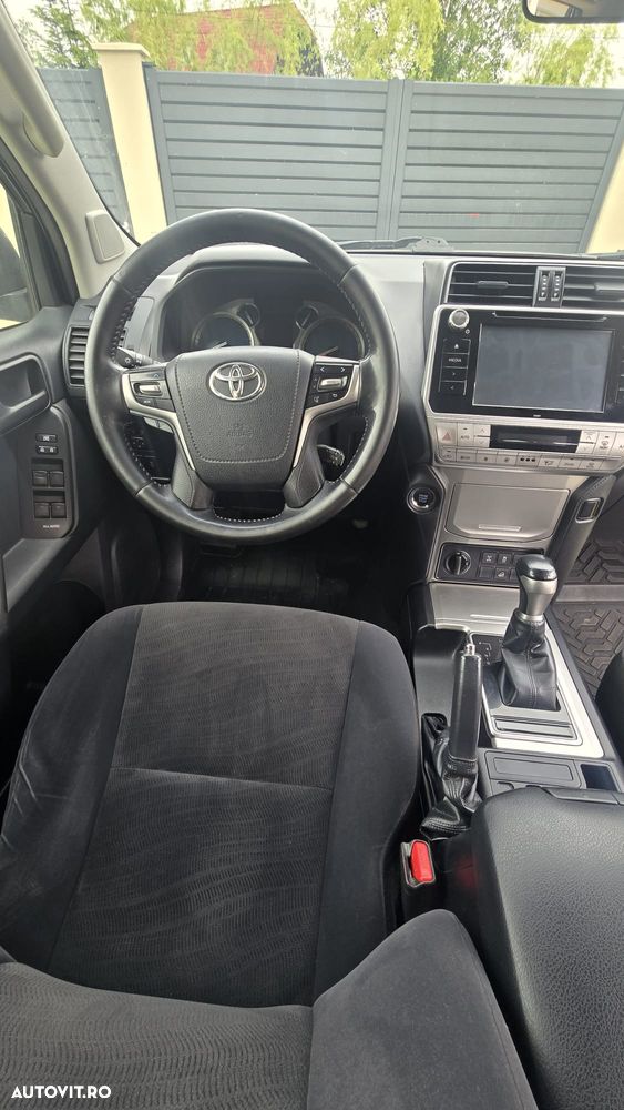 Toyota Land Cruiser 2.8l Turbo D-4D A/T Luxury - 10