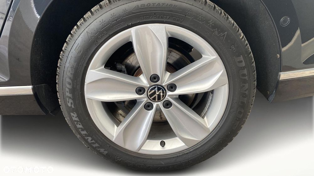 Volkswagen Passat - 14