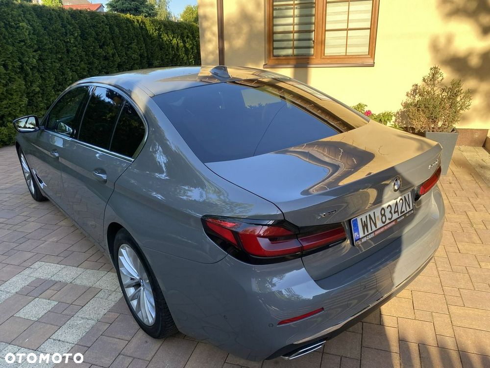 BMW Seria 5 530i xDrive mHEV Luxury Line - 13