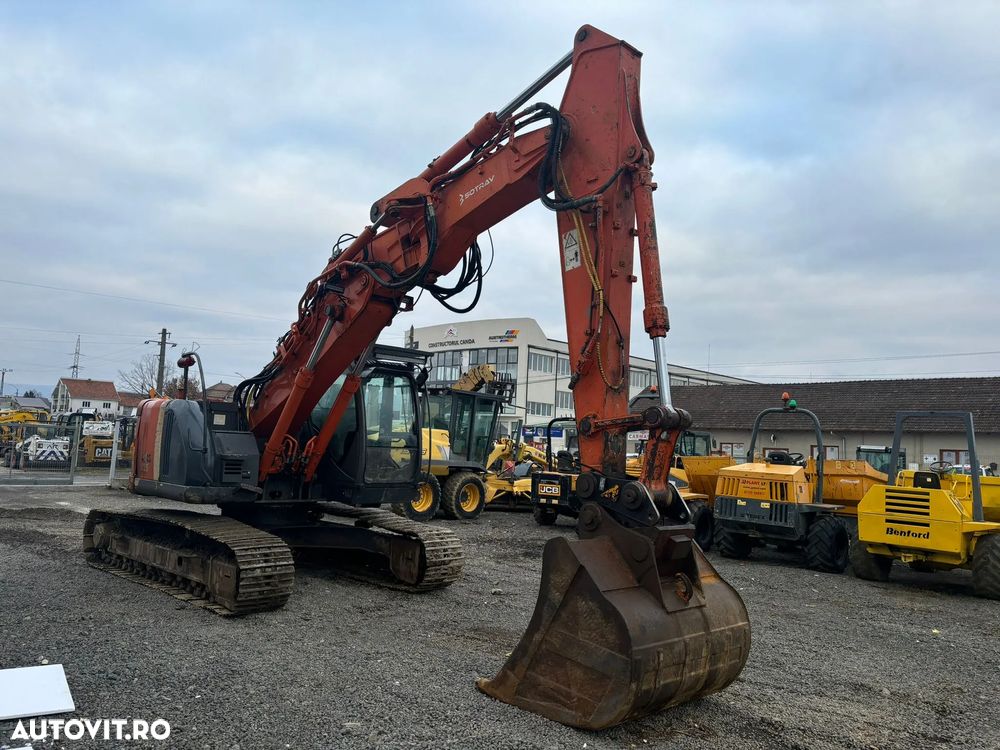 Hitachi ZX225USLC-3 - 8