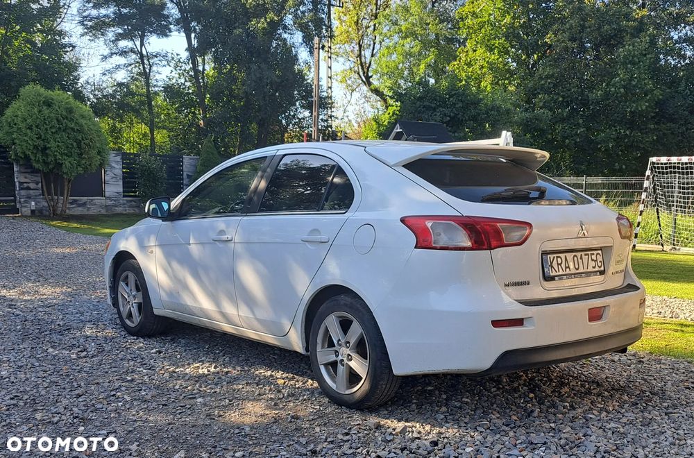 Mitsubishi Lancer 1.5 Invite - 3