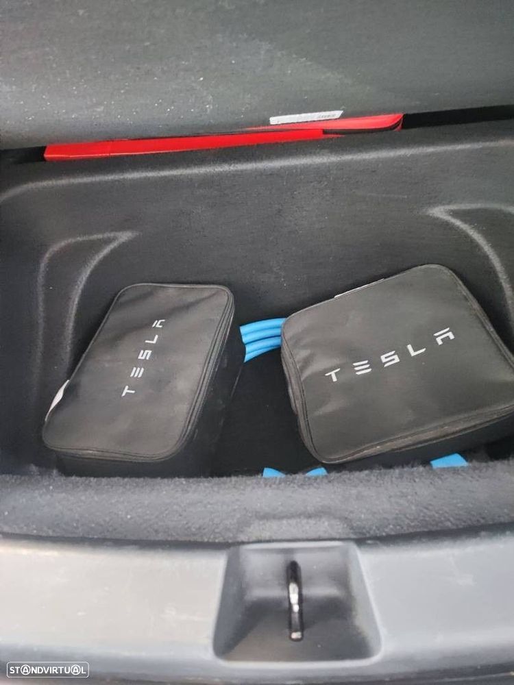 Tesla Model Y Long Range Dual Motor AWD - 9