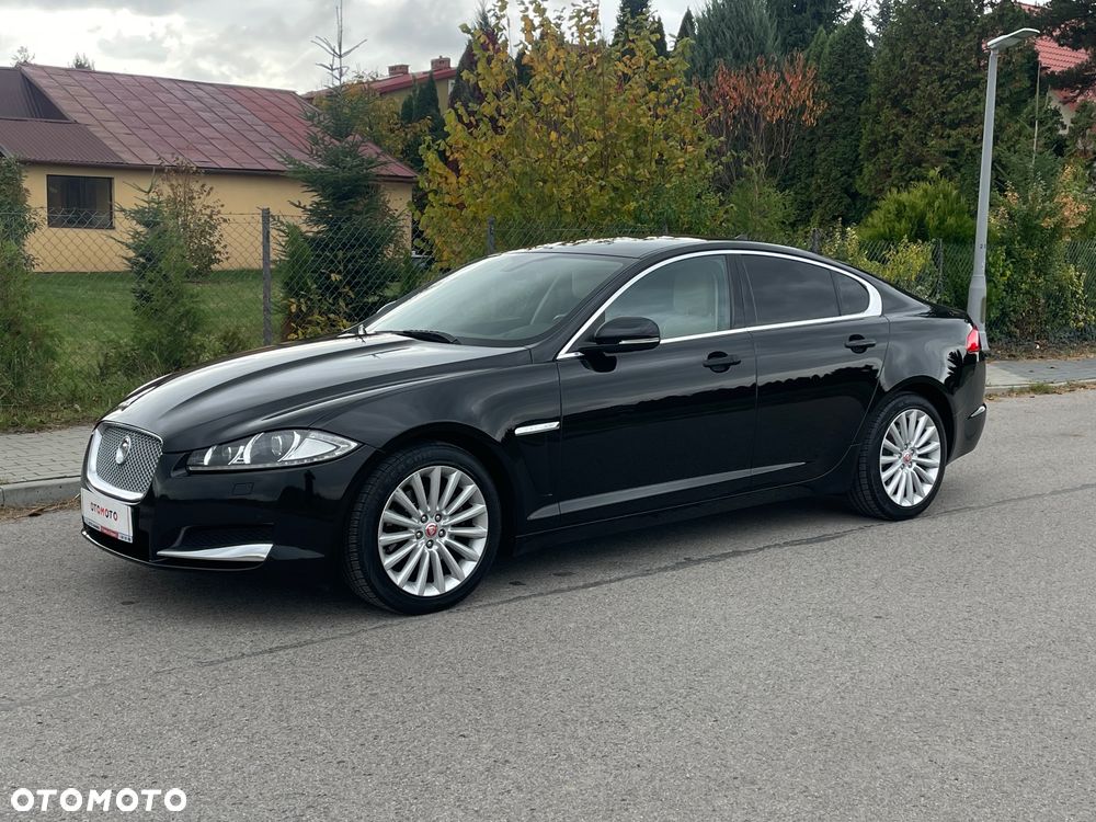 Jaguar XF 2.2 D Premium Luxury - 36