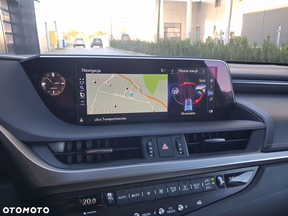 Lexus ES 300h Business Edition + - 16