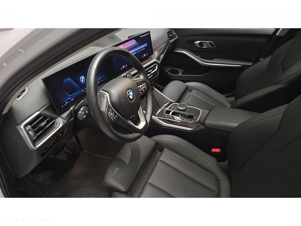 BMW Seria 3 320d xDrive mHEV M Sport - 16