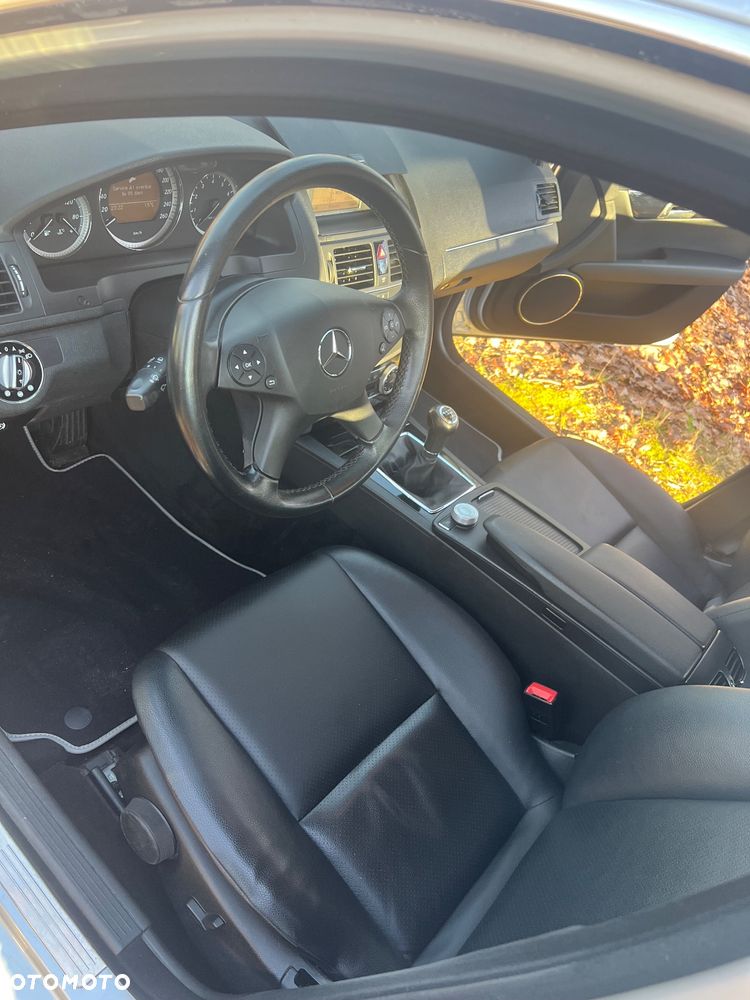 Mercedes-Benz Klasa C 180 Kompressor BlueEFFICIENCY Elegance - 23