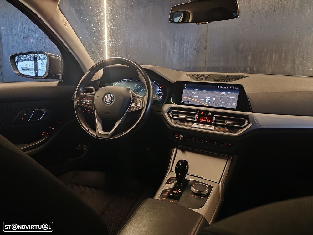 BMW 320 e Touring Corporate Edition Auto - 11