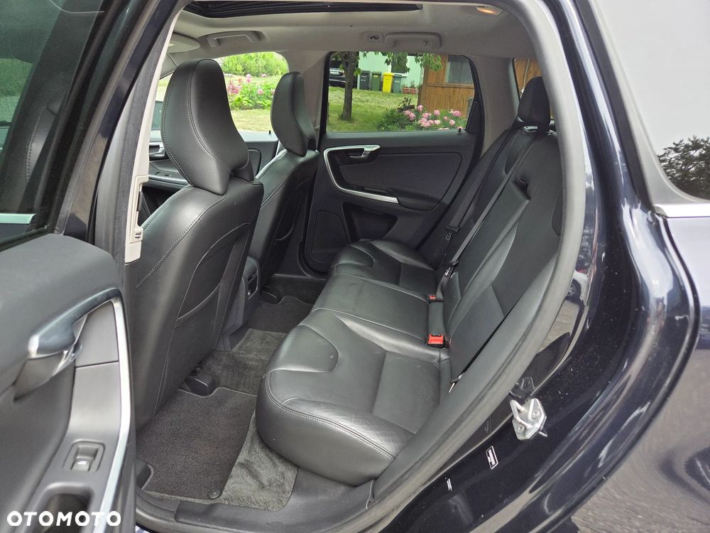 Volvo XC 60 T6 AWD Geartronic Summum - 6
