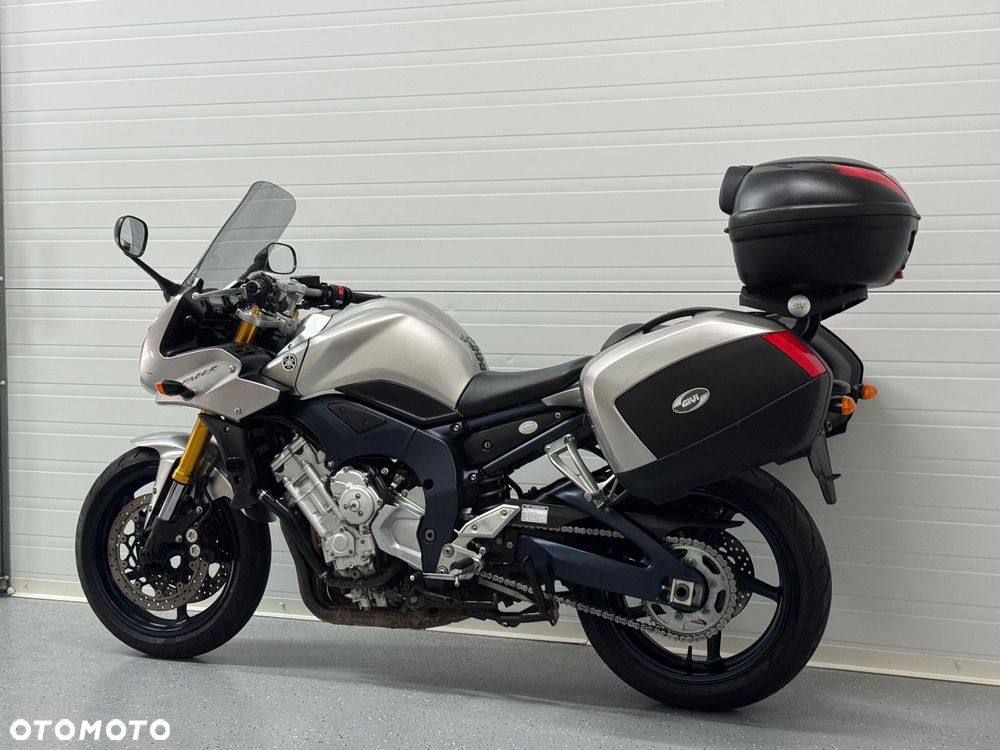 Yamaha FZ - 16