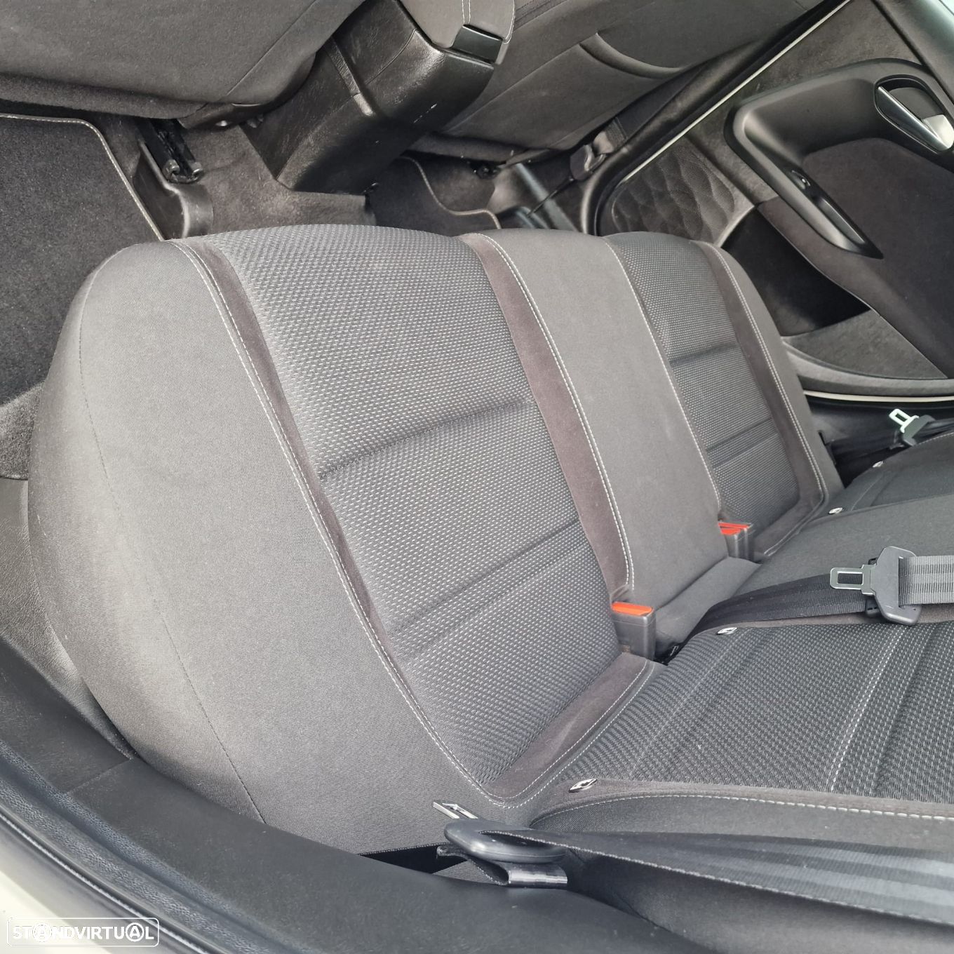 Fiat Tipo Station Wagon 1.3 M-Jet Lounge - 37