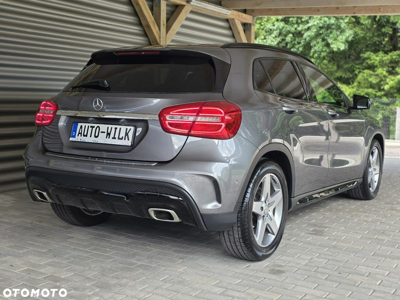 Mercedes-Benz GLA - 8