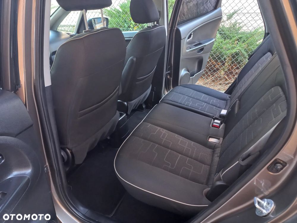 Kia Venga 1.6 CVVT Black Collection - 16