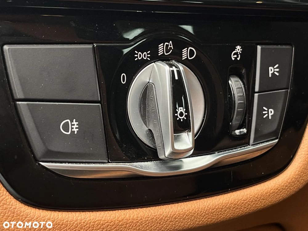 BMW Seria 5 520d xDrive Luxury Line - 23