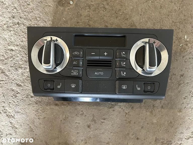 Panel klimatyzacji Audi A3 8p lift 8P0820043BN - 1