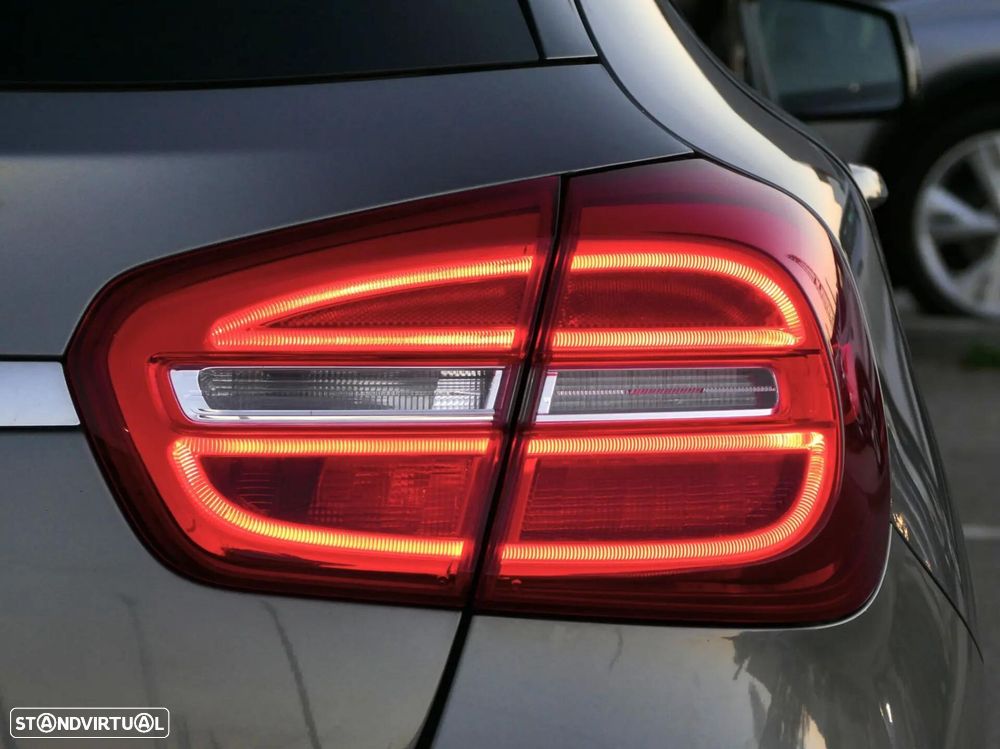 Mercedes-Benz GLA 220 d Urban - 12
