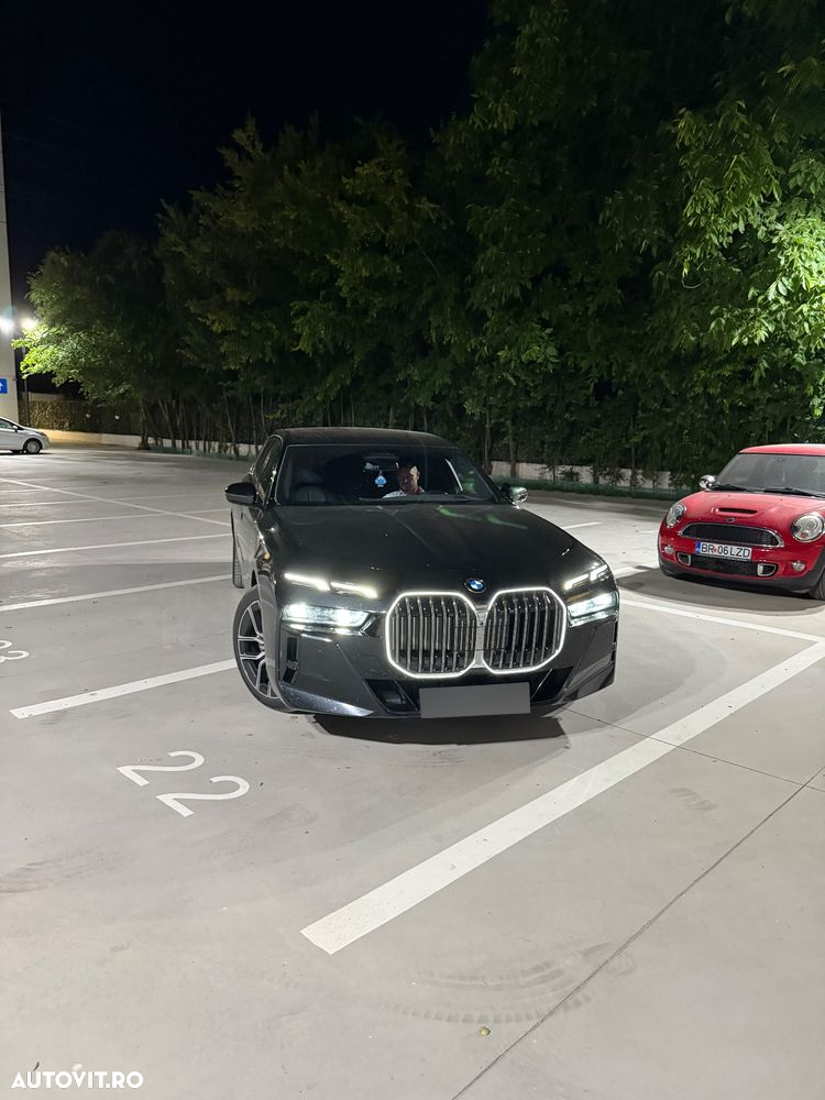 BMW Seria 7 740d xDrive MHEV - 8