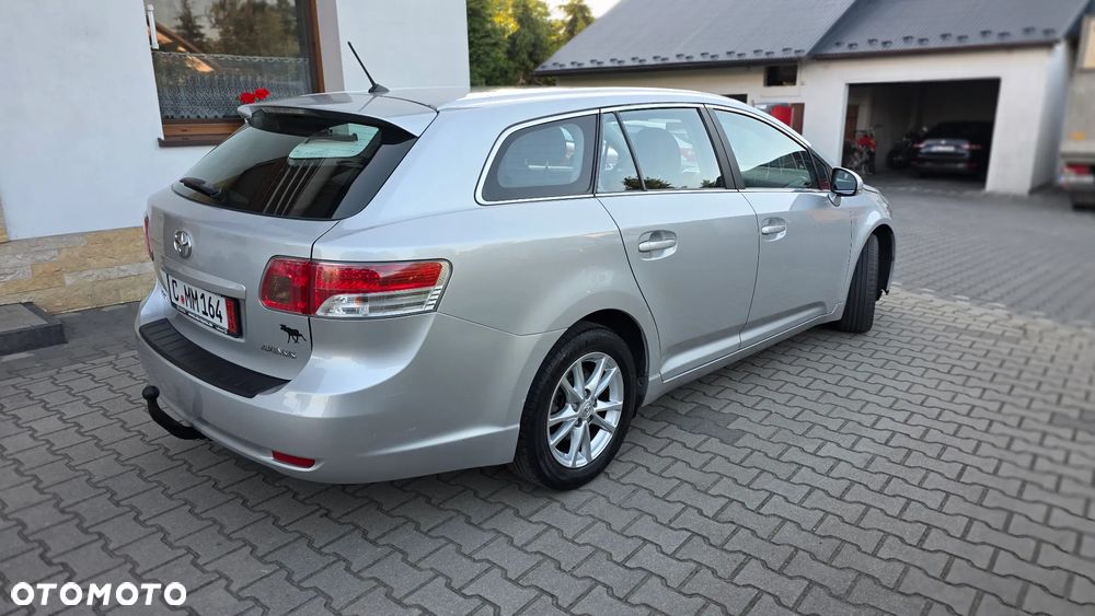 Toyota Avensis 1.8 Comfort - 7