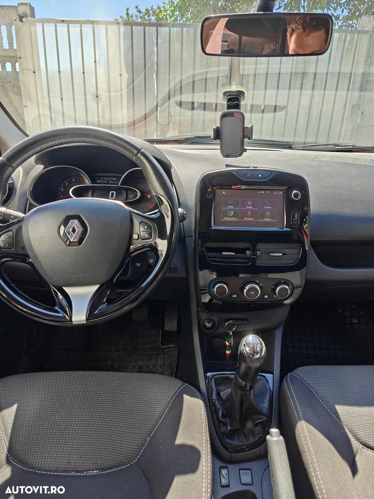 Renault Clio - 10