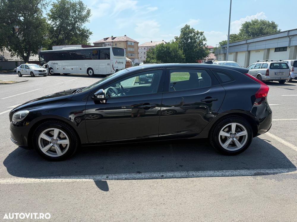 Volvo V40 D4 VEA Momentum - 1