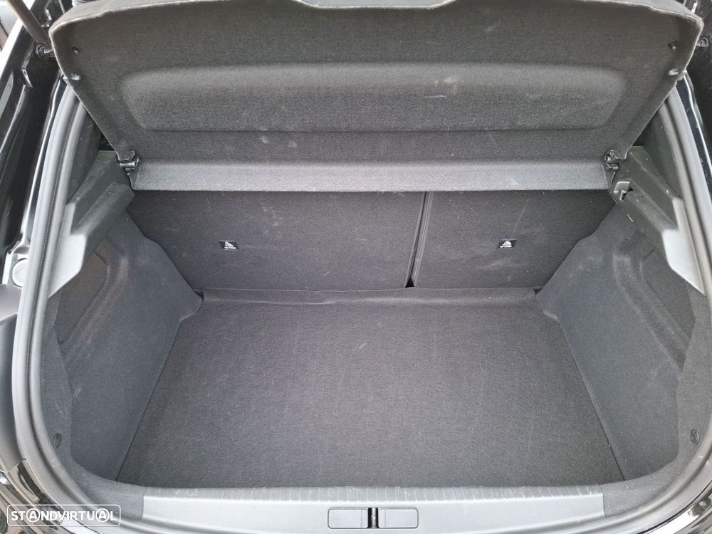 Peugeot e-208 51 kWh Allure - 24