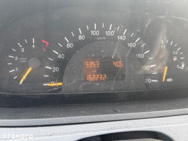 Mercedes-Benz Cargo - 15