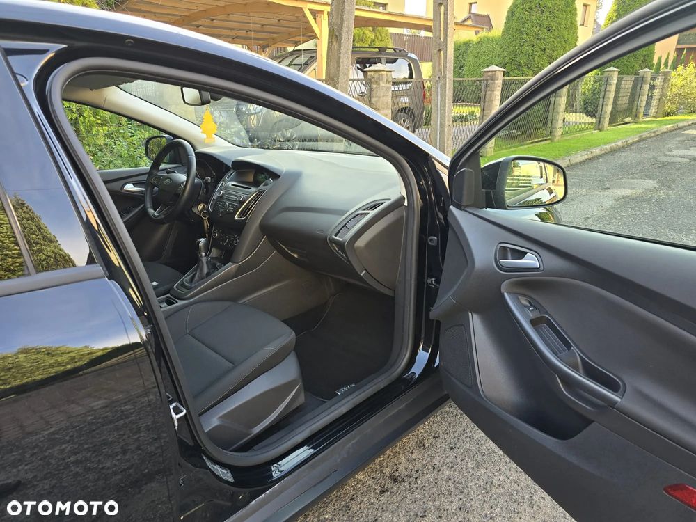 Ford Focus ver-1-0-ecoboost-trend-edition - 31