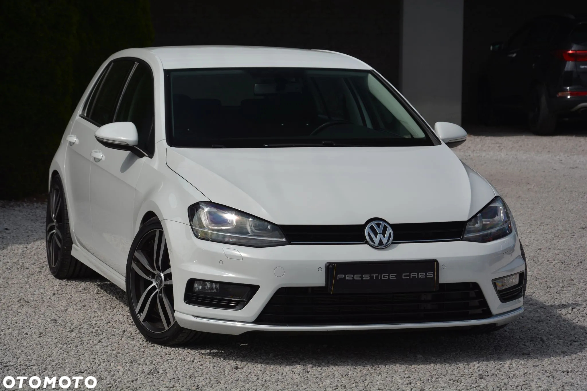 Volkswagen Golf - 2