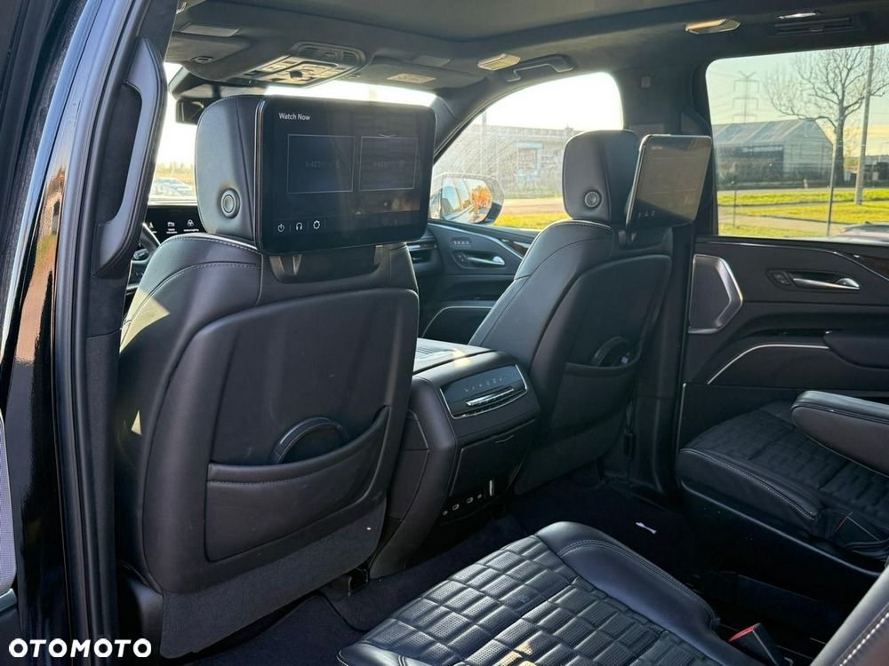 Cadillac Escalade - 17