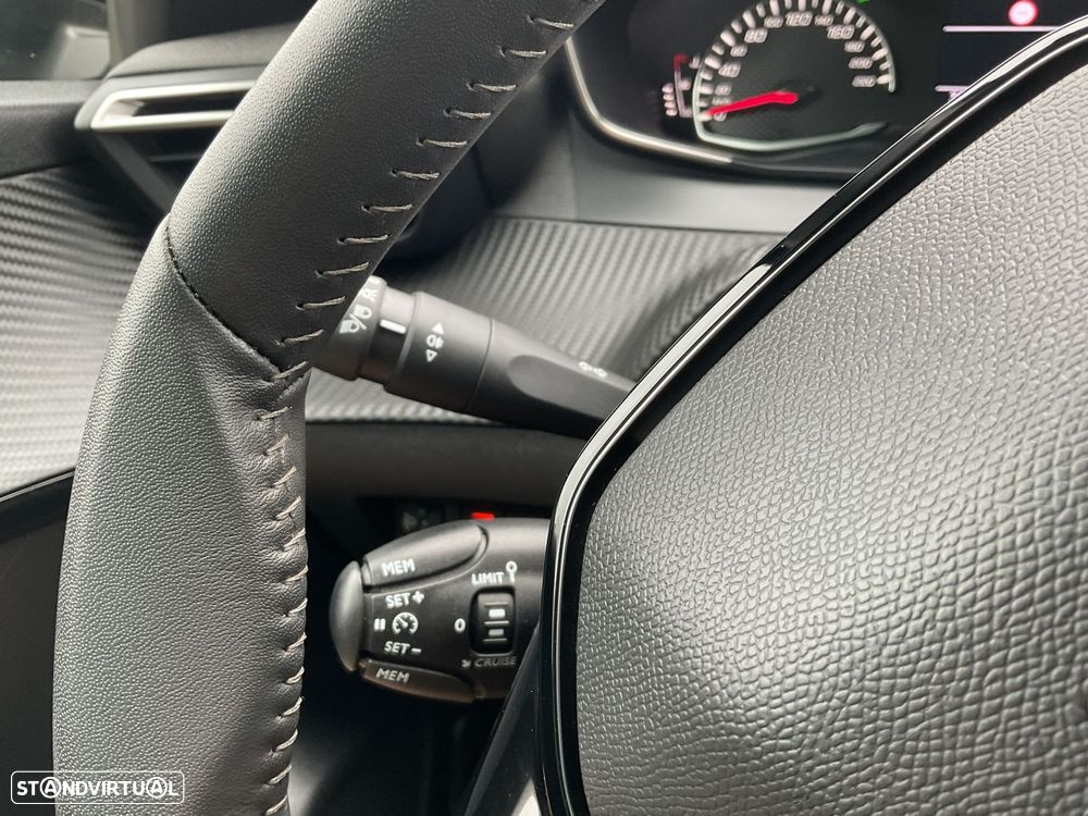 Peugeot 208 1.2 PureTech Active Pack - 39