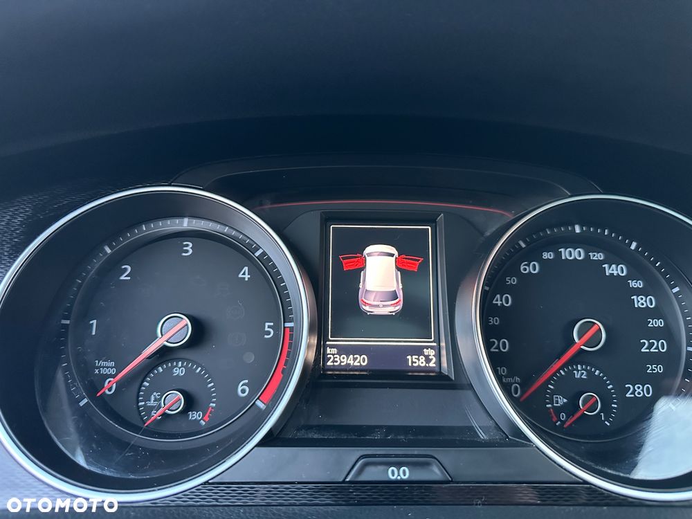 Volkswagen Golf - 10