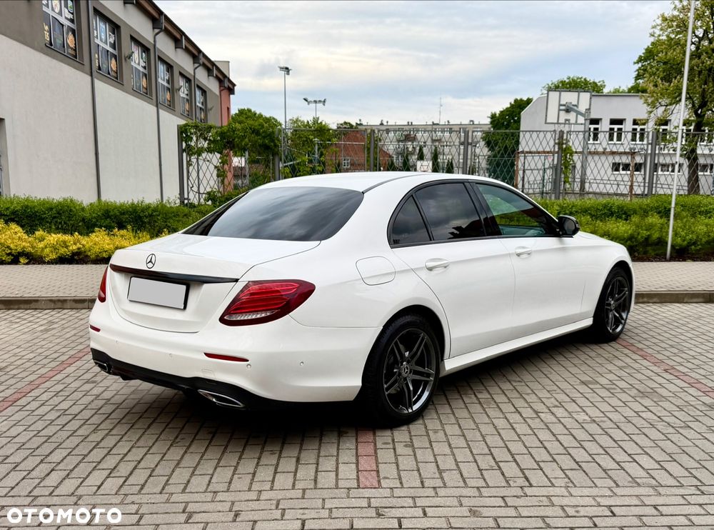 Mercedes-Benz Klasa E 220 d 9G-TRONIC - 2