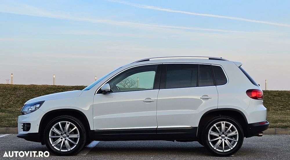 Volkswagen Tiguan 2.0 TDI DPF 4Motion BlueMotion Technology DSG Lounge Track & Style - 12