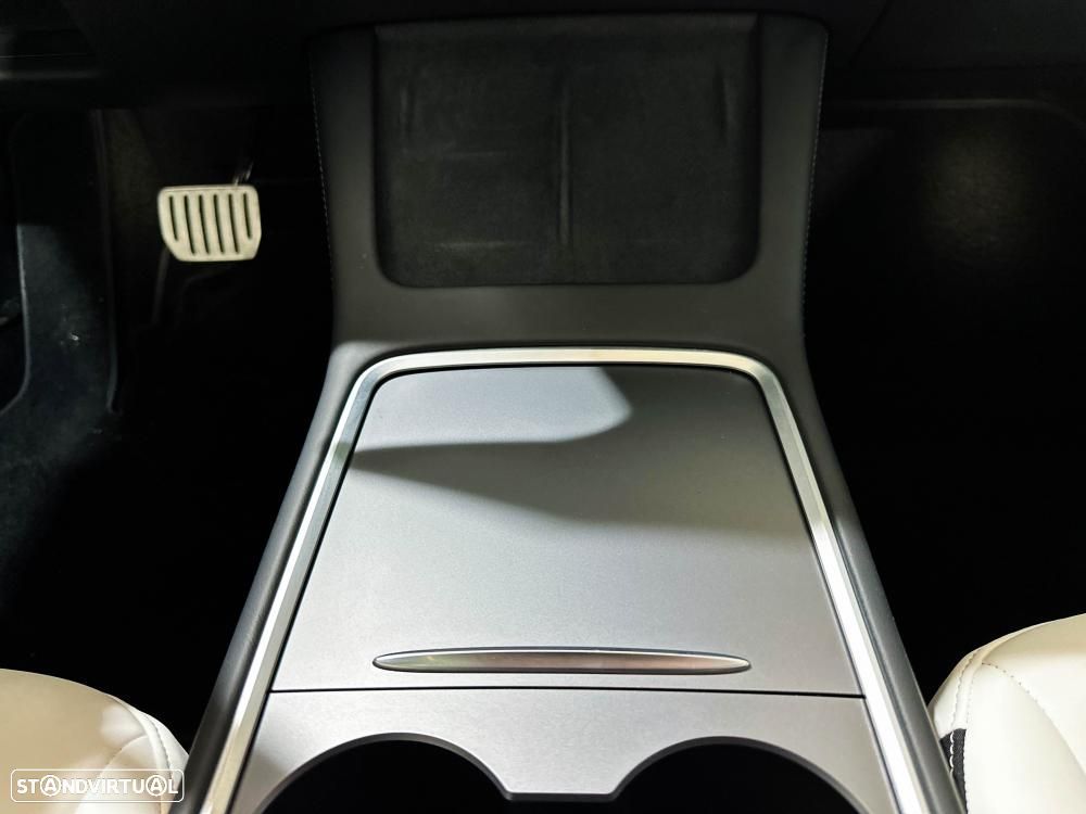 Tesla Model 3 Performance Dual Motor AWD - 37