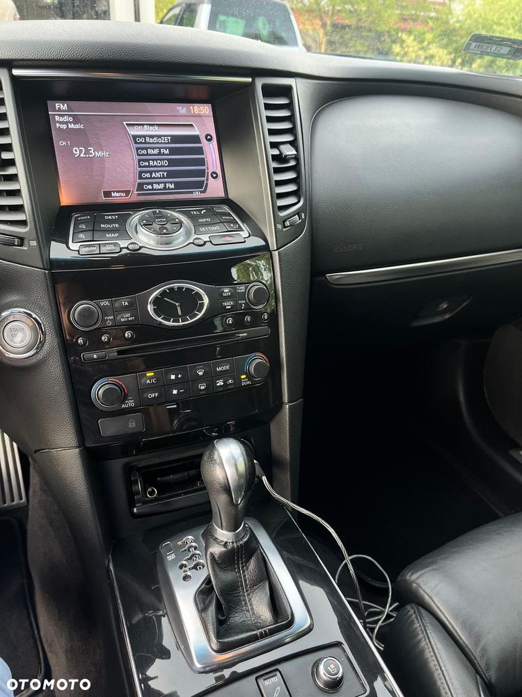 Infiniti QX70 3.0d S Premium - 6