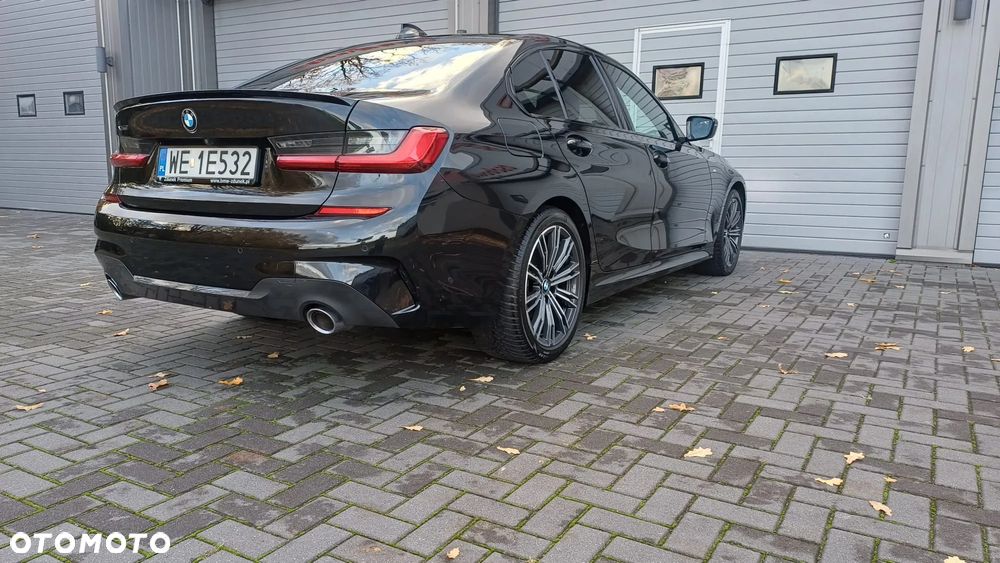BMW Seria 3 320i xDrive M Sport - 9