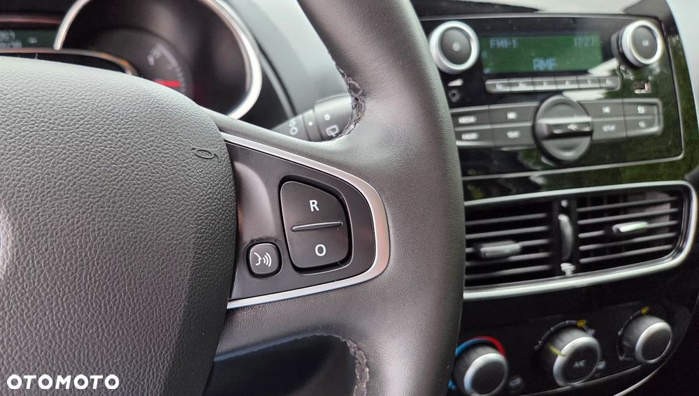 Renault Clio 1.2 16V 75 Limited - 26