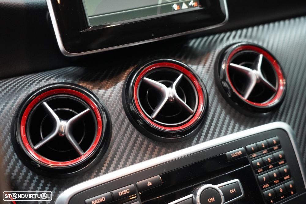 Mercedes-Benz A 45 AMG 4-Matic - 13