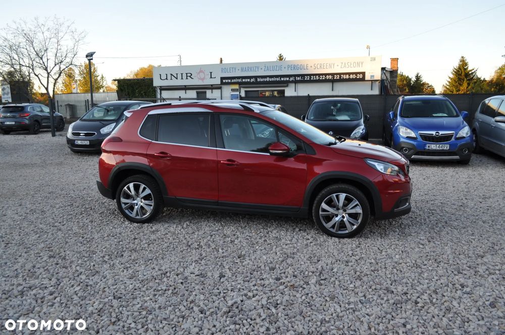 Peugeot 2008 1.2 Pure Tech Allure S&S - 5