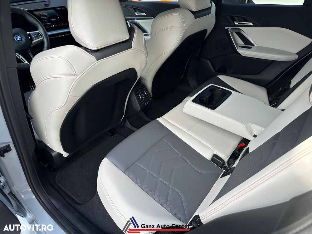 BMW iX2 eDrive20 - 14