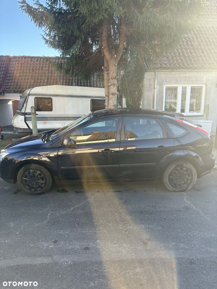 Ford Focus 1.4 Ambiente - 6