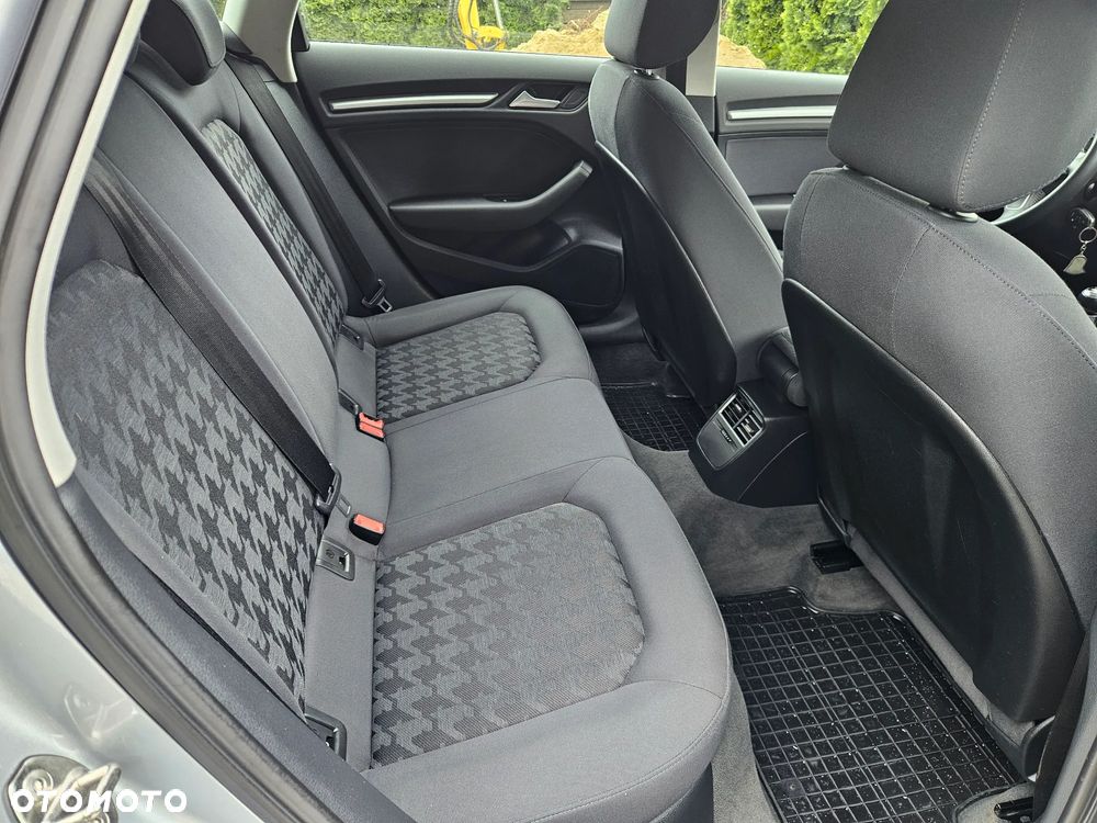Audi A3 Sportback 1.6 TDI (clean diesel) Attraction - 12